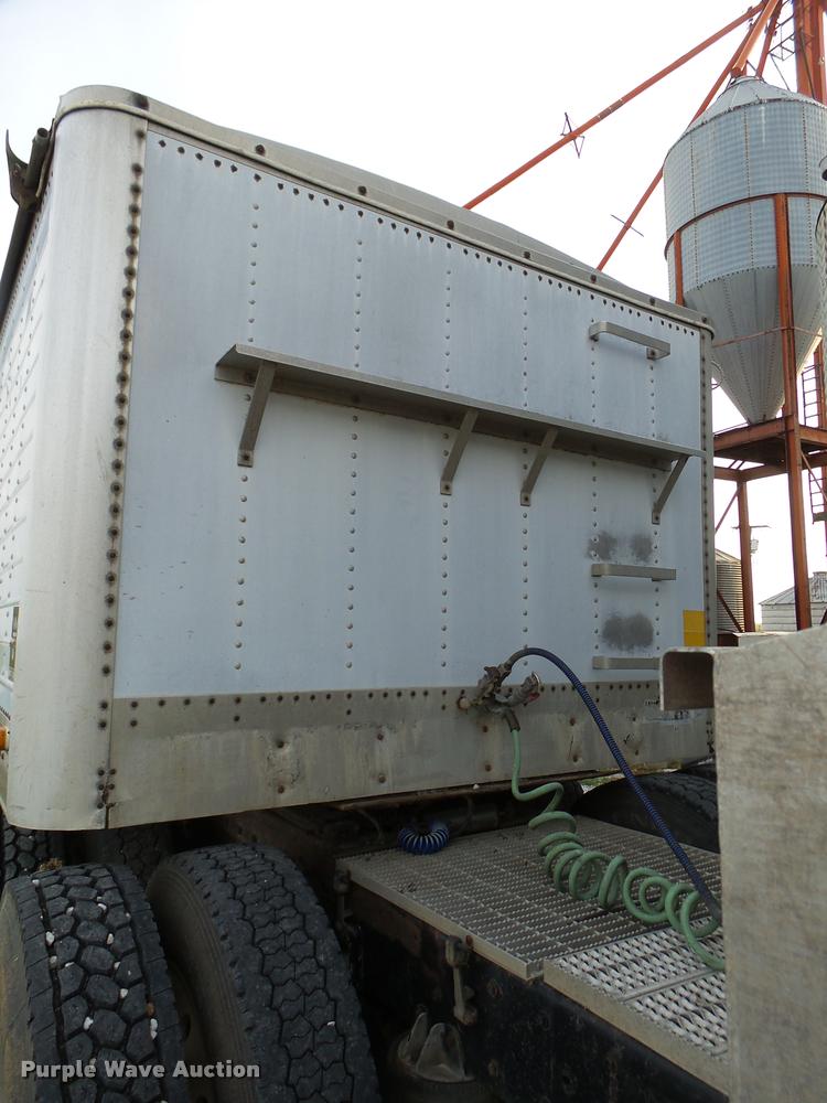 image for item DA6003 1988 Wilson double hopper grain trailer