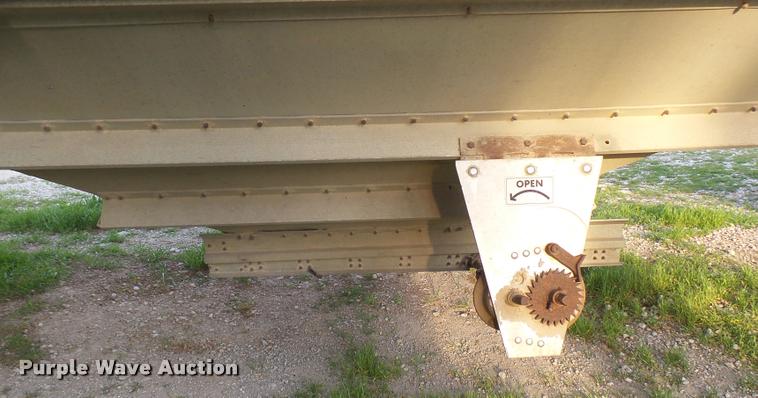 image for item DA6003 1988 Wilson double hopper grain trailer