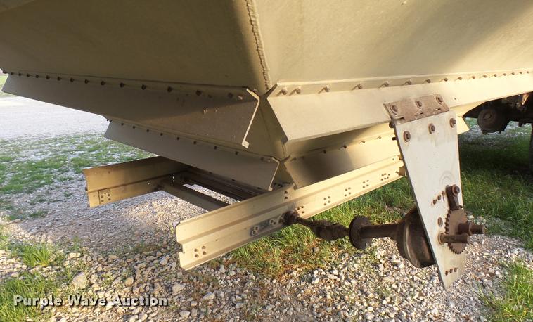 image for item DA6003 1988 Wilson double hopper grain trailer