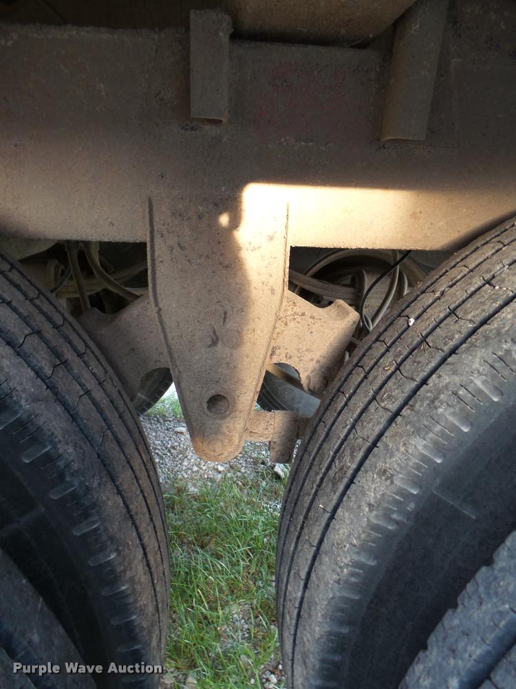 image for item DA6003 1988 Wilson double hopper grain trailer