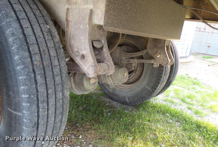 image for item DA6003 1988 Wilson double hopper grain trailer