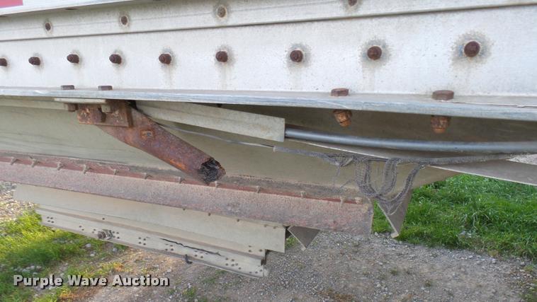 image for item DA6003 1988 Wilson double hopper grain trailer