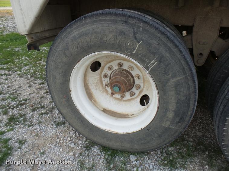 image for item DA6003 1988 Wilson double hopper grain trailer