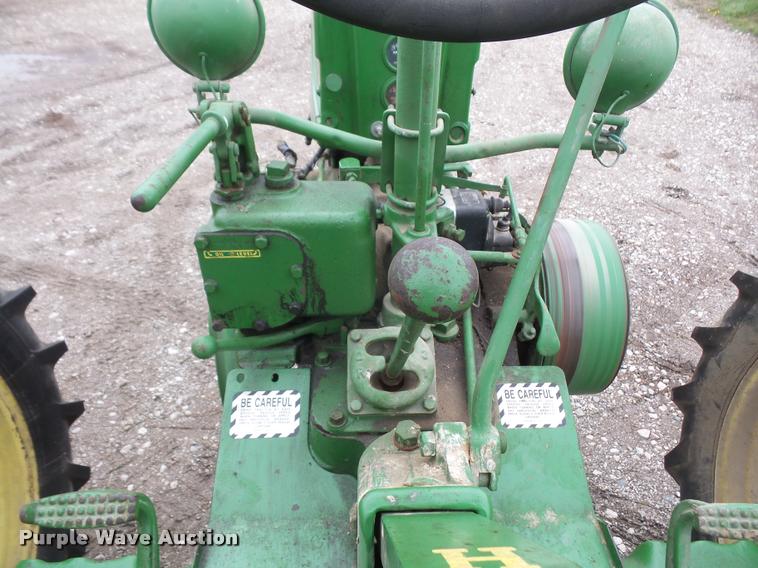 image for item DA8002 1945 John Deere H tractor