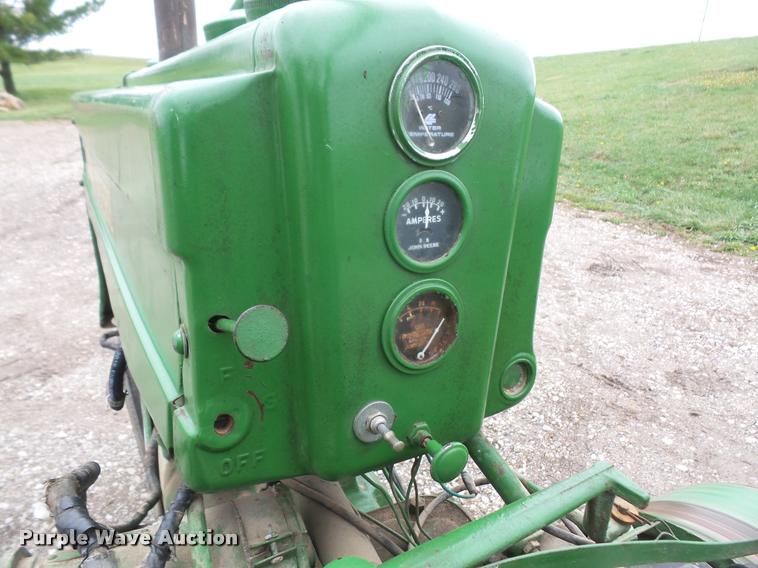 image for item DA8002 1945 John Deere H tractor