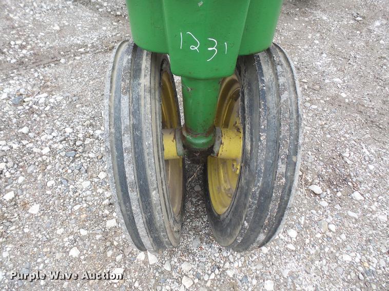 image for item DA8002 1945 John Deere H tractor