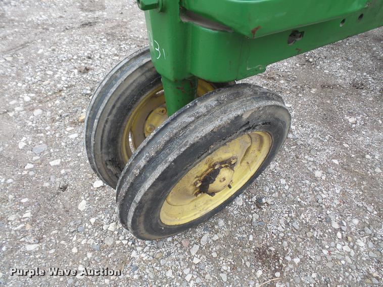 image for item DA8002 1945 John Deere H tractor