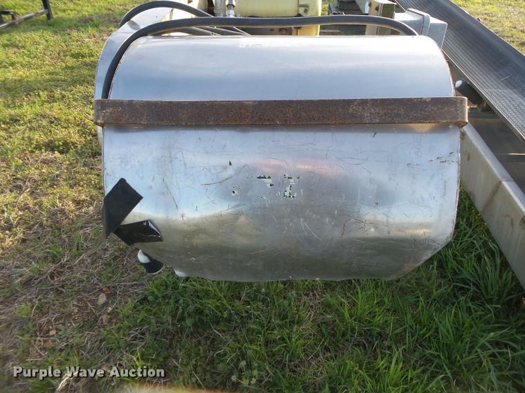 image for item DA9029 Adams stainless steel belly dump conveyor