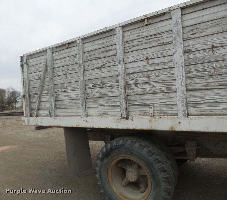 image for item DA9437 1979 Chevrolet C70 grain truck