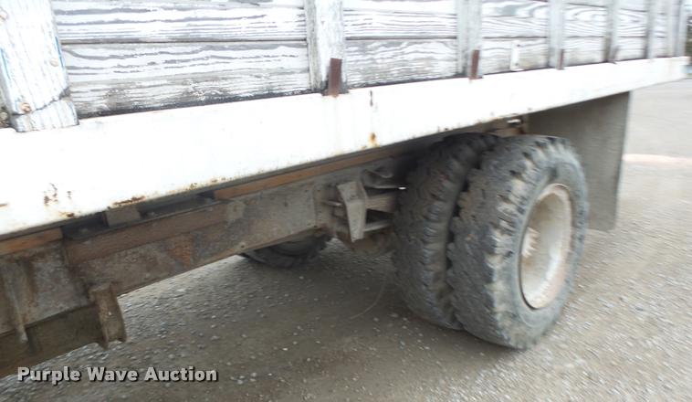 image for item DA9437 1979 Chevrolet C70 grain truck