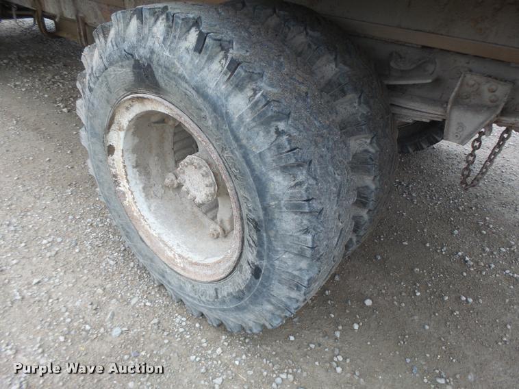 image for item DA9437 1979 Chevrolet C70 grain truck