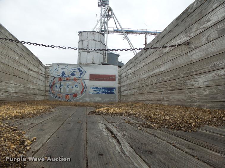 image for item DA9437 1979 Chevrolet C70 grain truck