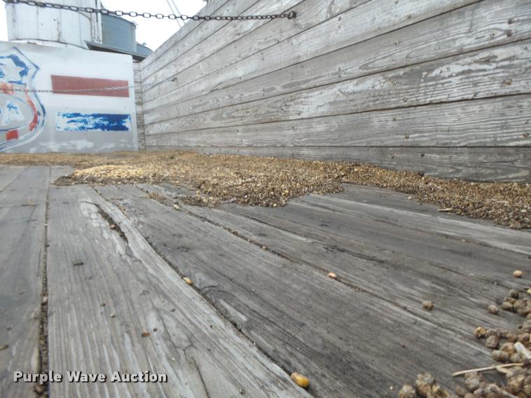 image for item DA9437 1979 Chevrolet C70 grain truck