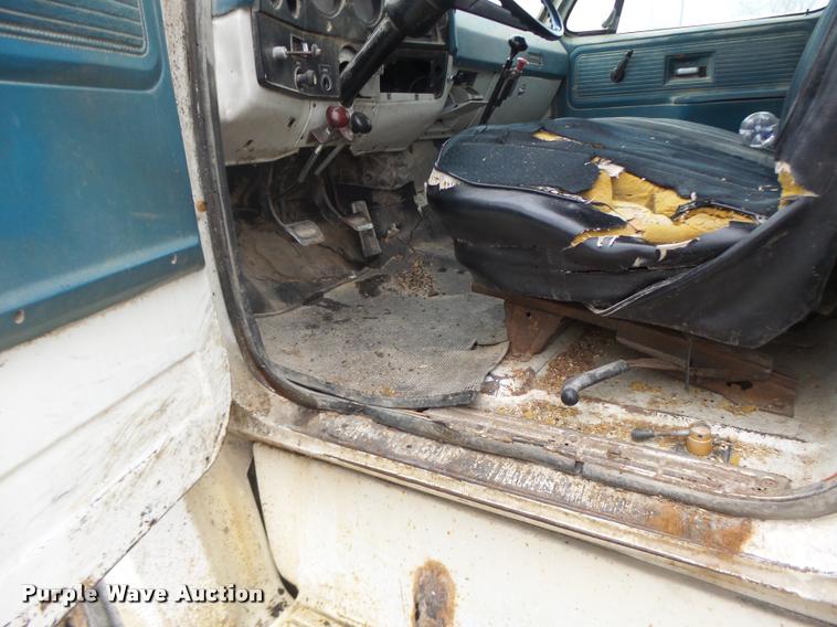 image for item DA9437 1979 Chevrolet C70 grain truck