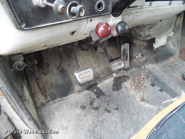 image for item DA9437 1979 Chevrolet C70 grain truck