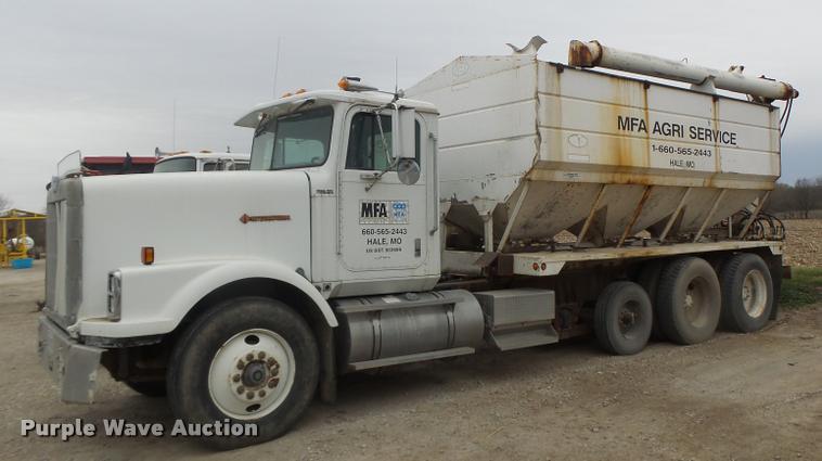 image for item DA9440 1991 International 9300 seed tender truck