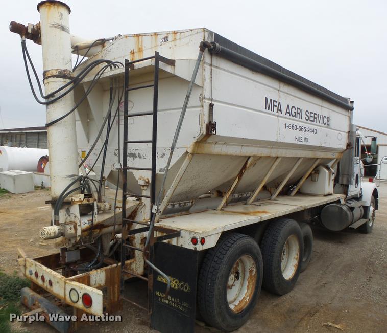 image for item DA9440 1991 International 9300 seed tender truck