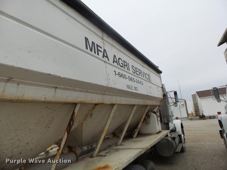 image for item DA9440 1991 International 9300 seed tender truck