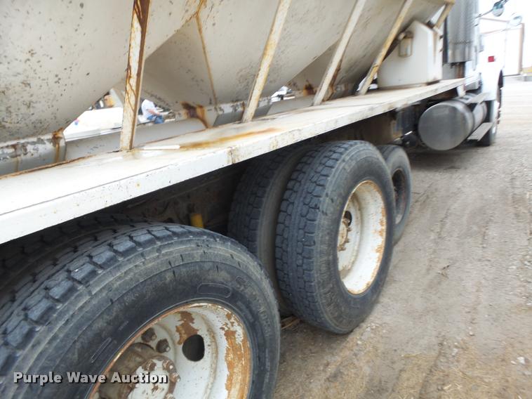 image for item DA9440 1991 International 9300 seed tender truck