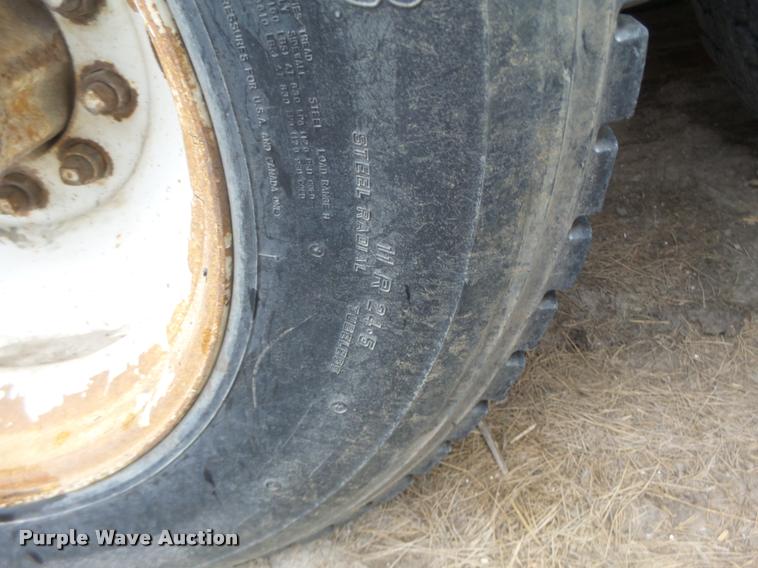 image for item DA9440 1991 International 9300 seed tender truck