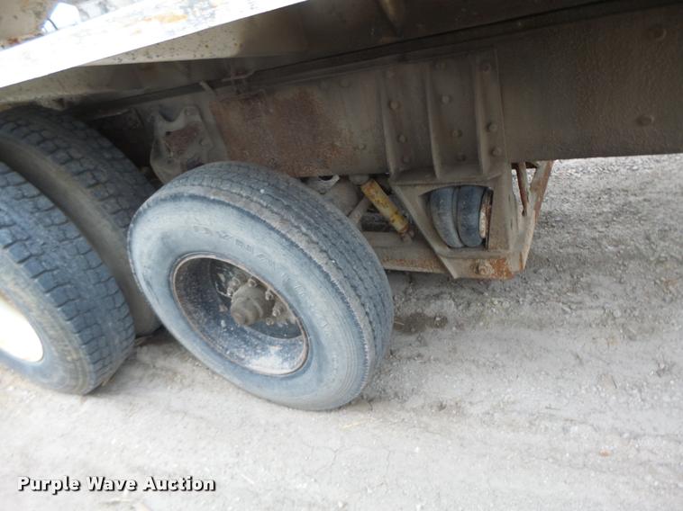 image for item DA9440 1991 International 9300 seed tender truck