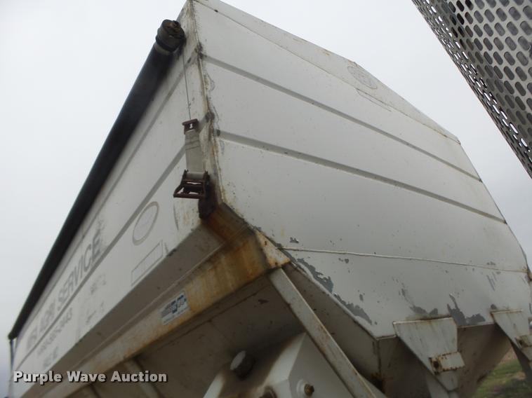 image for item DA9440 1991 International 9300 seed tender truck