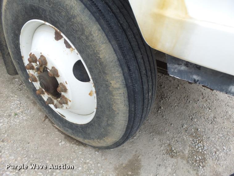 image for item DA9440 1991 International 9300 seed tender truck