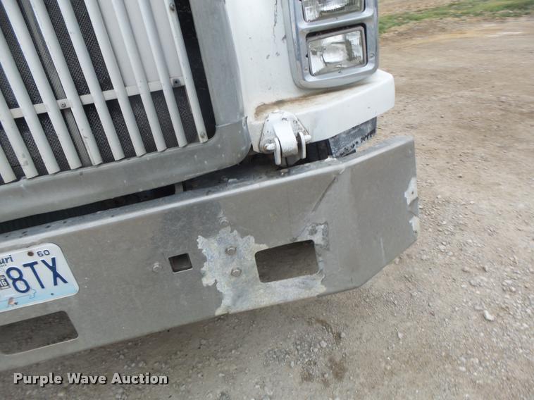 image for item DA9440 1991 International 9300 seed tender truck