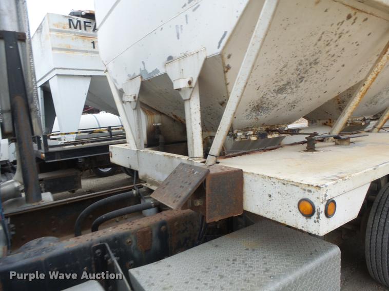 image for item DA9440 1991 International 9300 seed tender truck