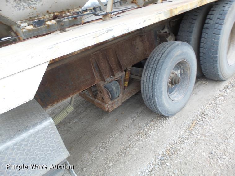 image for item DA9440 1991 International 9300 seed tender truck