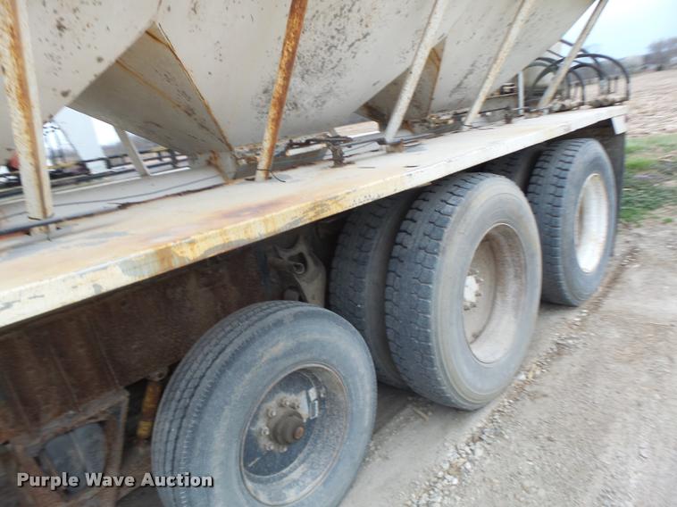 image for item DA9440 1991 International 9300 seed tender truck