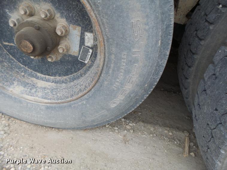 image for item DA9440 1991 International 9300 seed tender truck