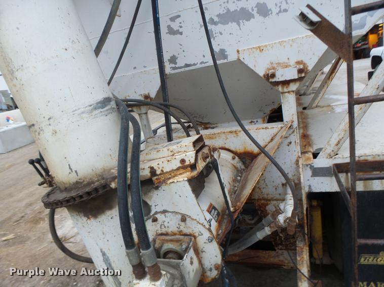 image for item DA9440 1991 International 9300 seed tender truck