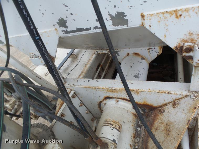 image for item DA9440 1991 International 9300 seed tender truck