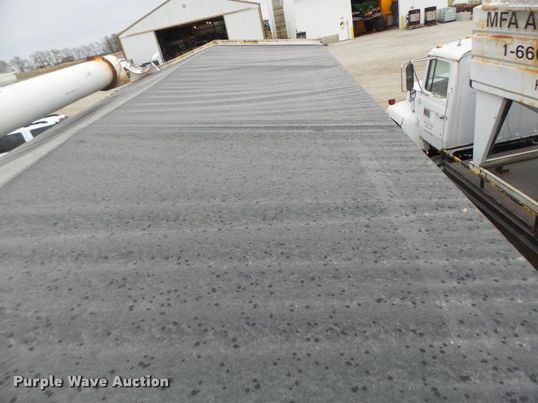 image for item DA9440 1991 International 9300 seed tender truck