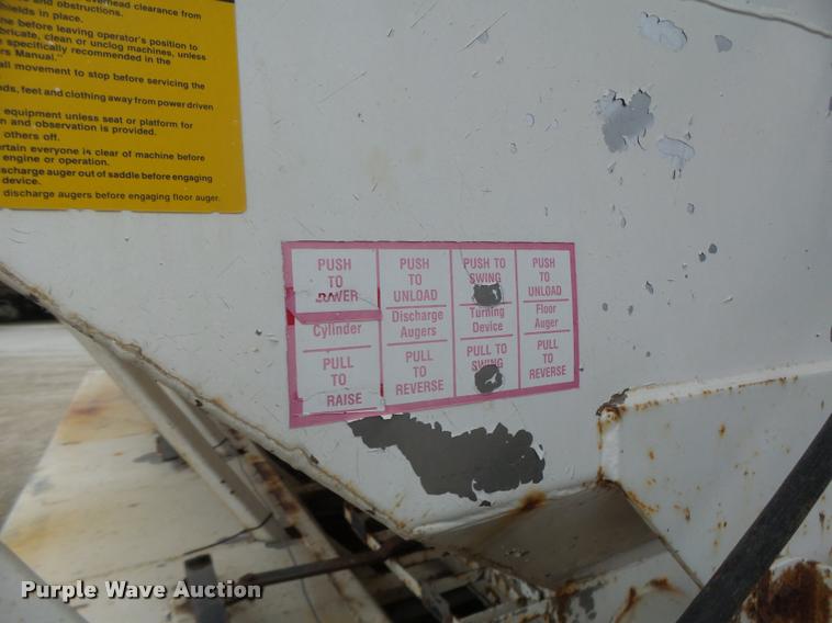 image for item DA9440 1991 International 9300 seed tender truck