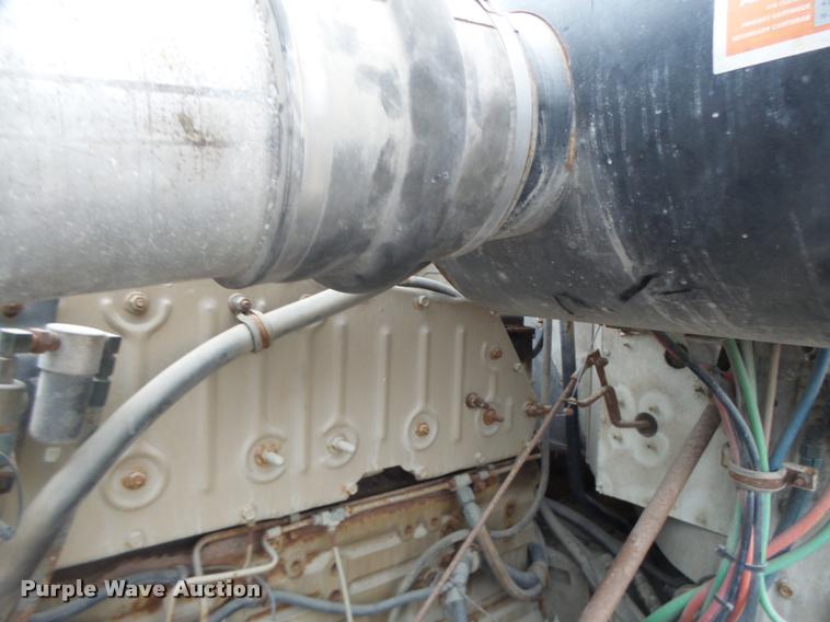 image for item DA9440 1991 International 9300 seed tender truck