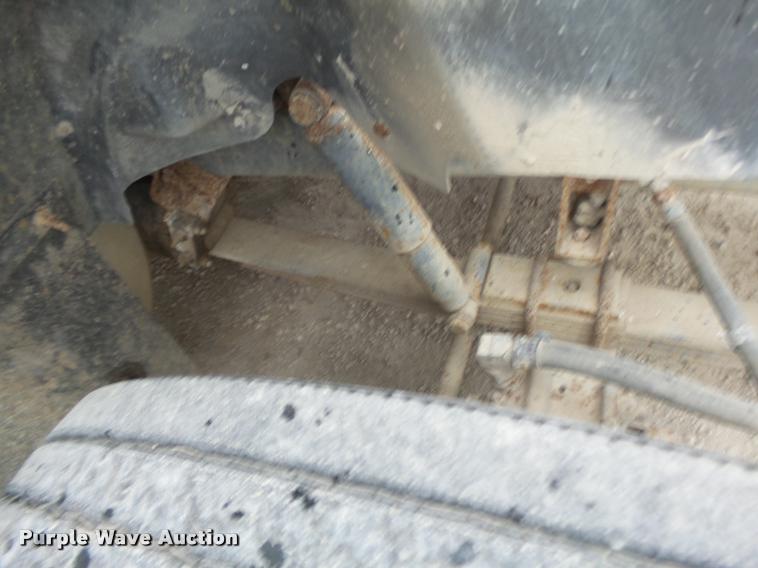 image for item DA9440 1991 International 9300 seed tender truck