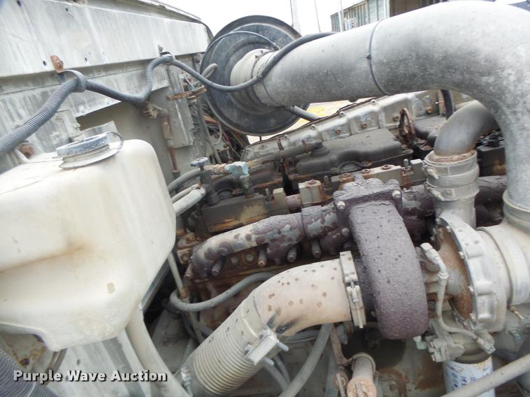 image for item DA9440 1991 International 9300 seed tender truck