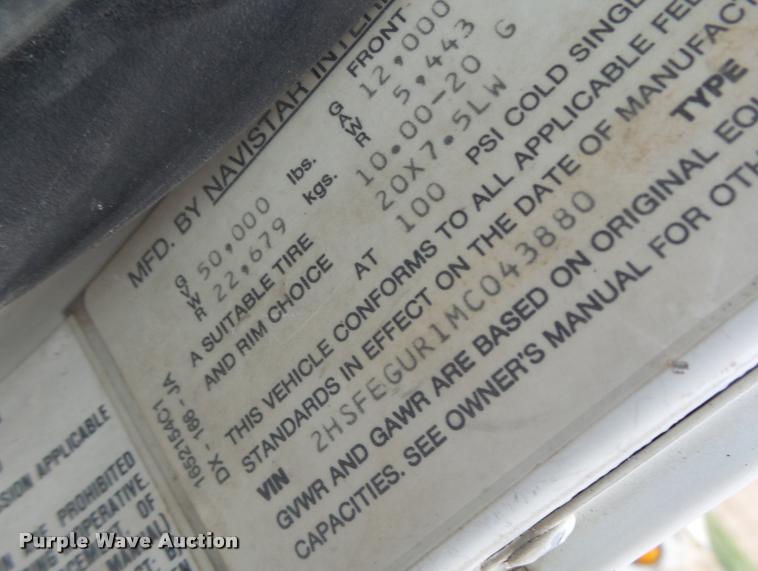 image for item DA9440 1991 International 9300 seed tender truck