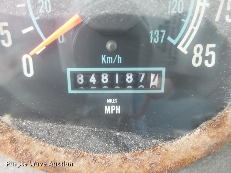 image for item DA9440 1991 International 9300 seed tender truck