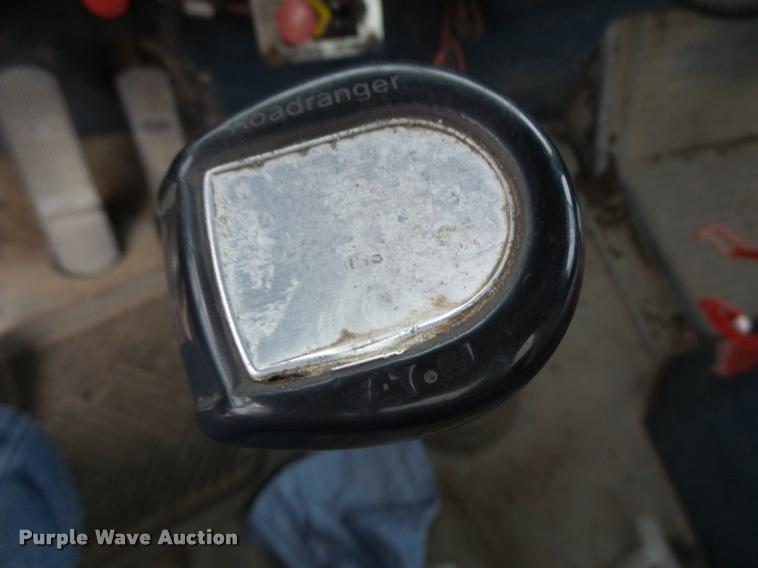 image for item DA9440 1991 International 9300 seed tender truck