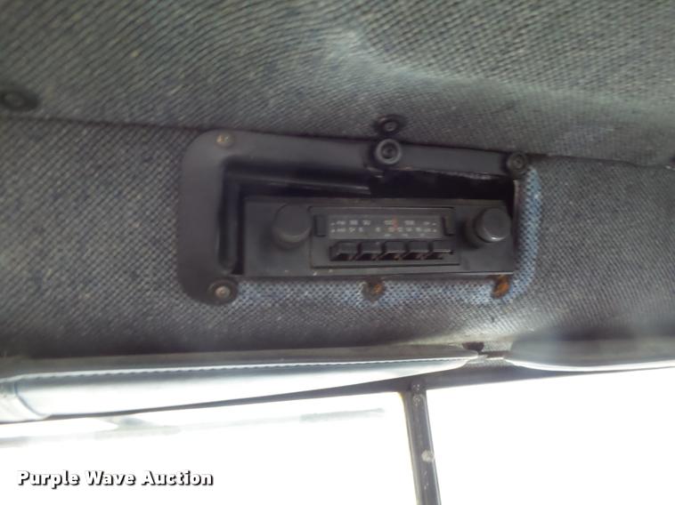 image for item DA9440 1991 International 9300 seed tender truck