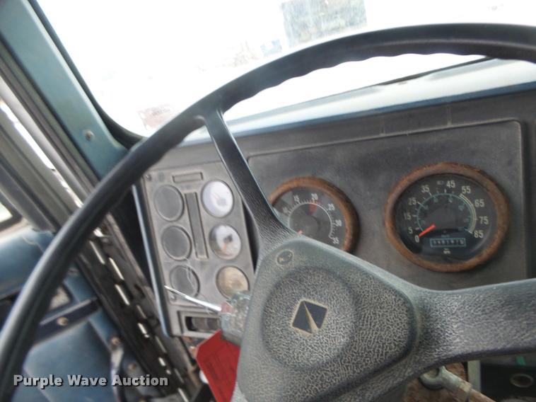 image for item DA9440 1991 International 9300 seed tender truck