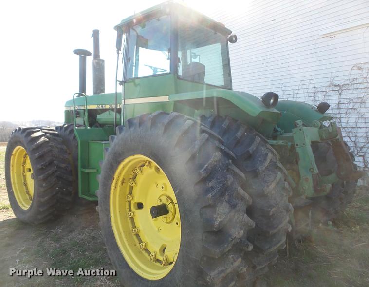 image for item DB0519 1981 John Deere 8640 4WD tractor