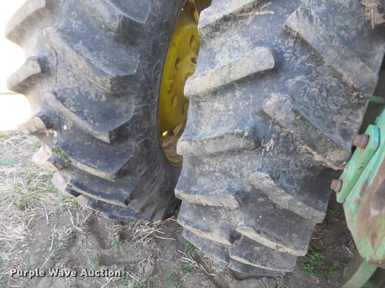 image for item DB0519 1981 John Deere 8640 4WD tractor