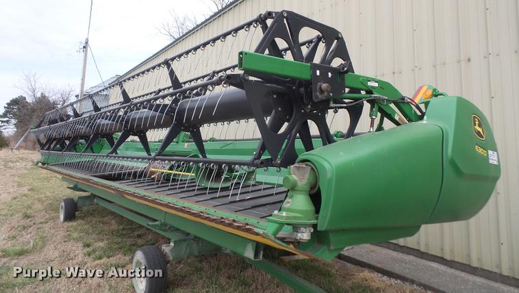 image for item DB0579 2014 John Deere 630D Hydrafloat draper head