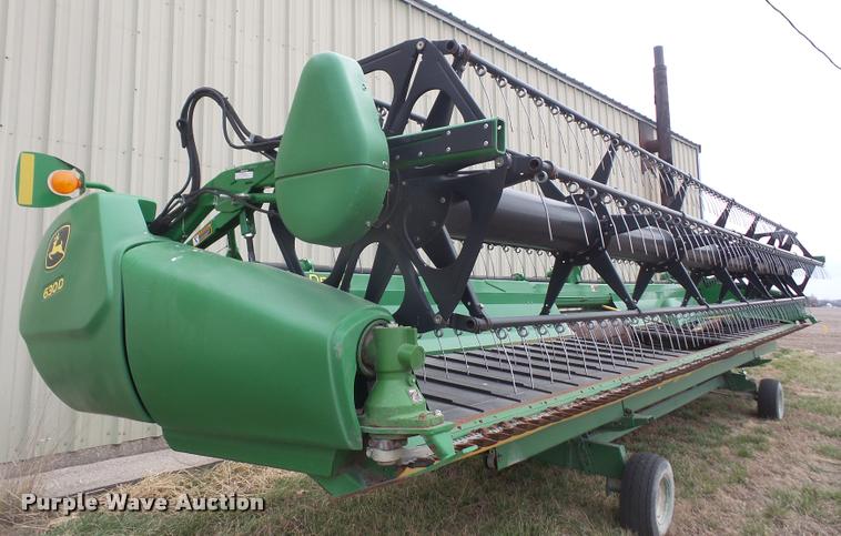 image for item DB0579 2014 John Deere 630D Hydrafloat draper head