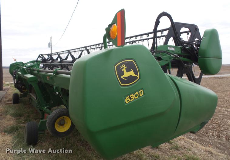 image for item DB0579 2014 John Deere 630D Hydrafloat draper head