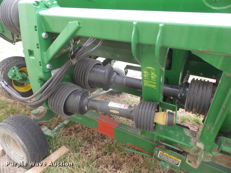image for item DB0579 2014 John Deere 630D Hydrafloat draper head